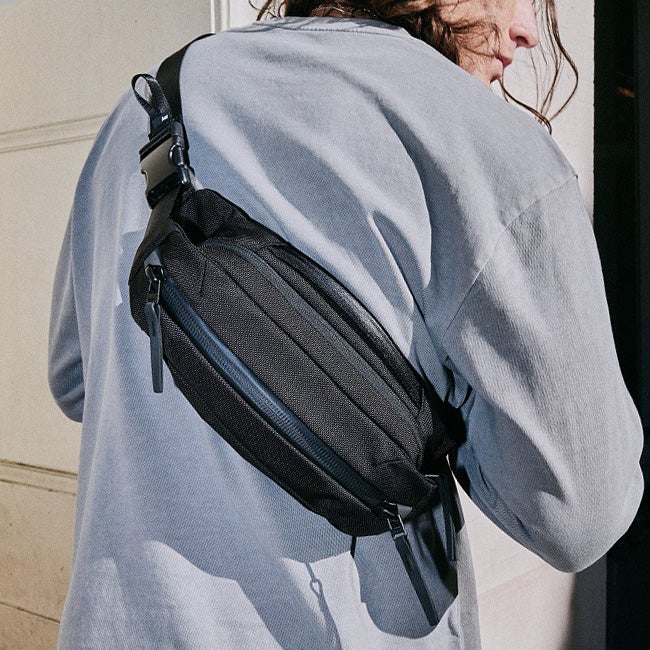 極上美品　AER スリングバッグ　ブラック ！ バッグ スリングバッグ Day Sling4 AERー21072 | Aer