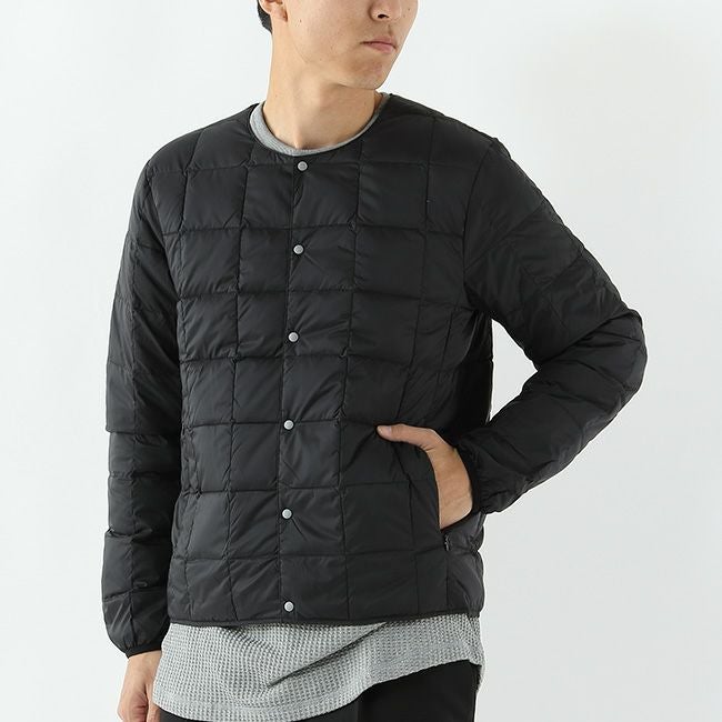 TAION タイオン ベーシッククルーネックボタンインナーダウンジャケット メンズ