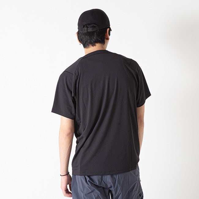 ARC'TERYX アークテリクス コーマックロゴSS メンズ｜SUNDAY MOUNTAIN