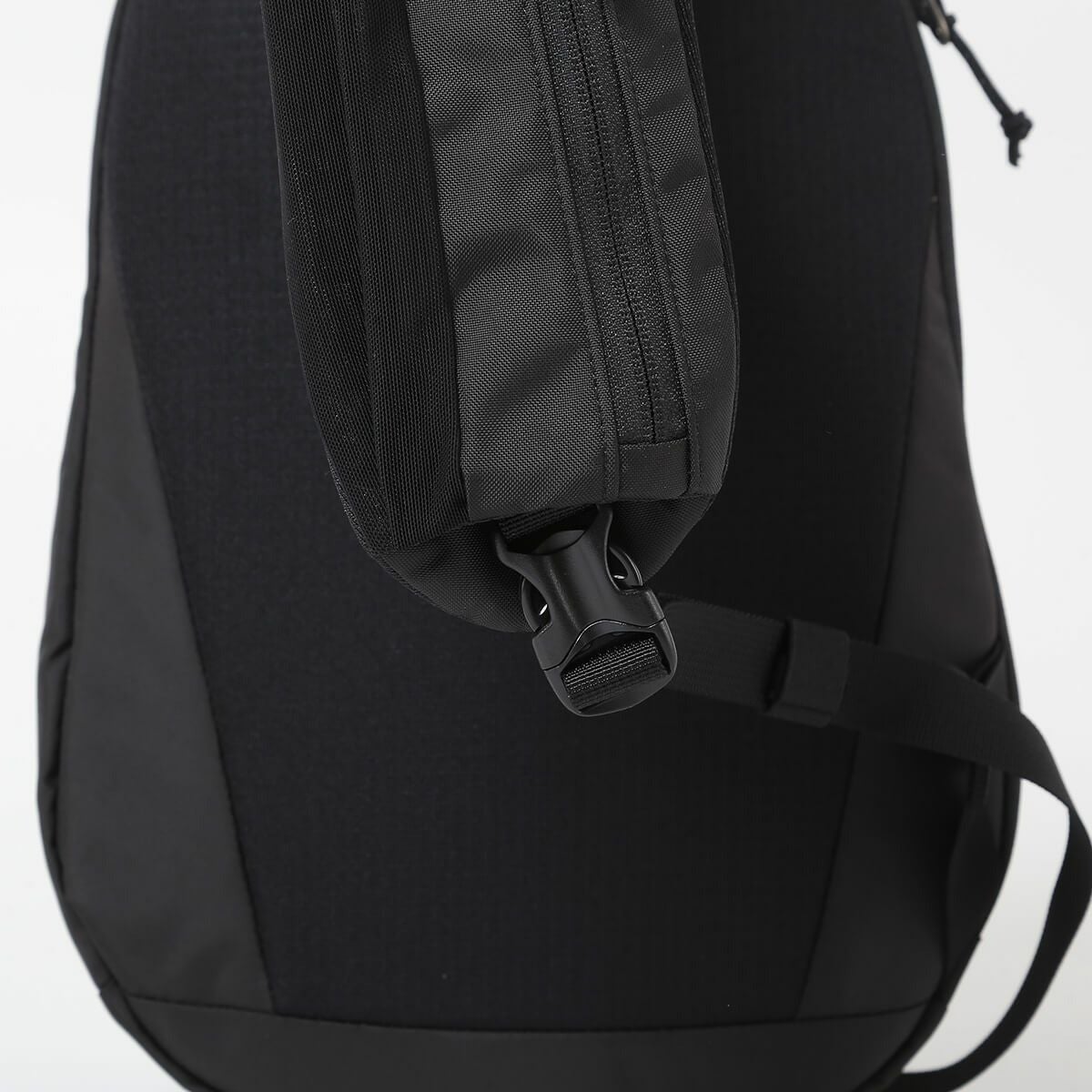 新品タグ付き/貴重/廃番人気カラー REYE パタゴニア アトム・スリング 8L Patagonia(パタゴニア)Atom Sling/アトム スリング8L/BAG/ボディバッグ