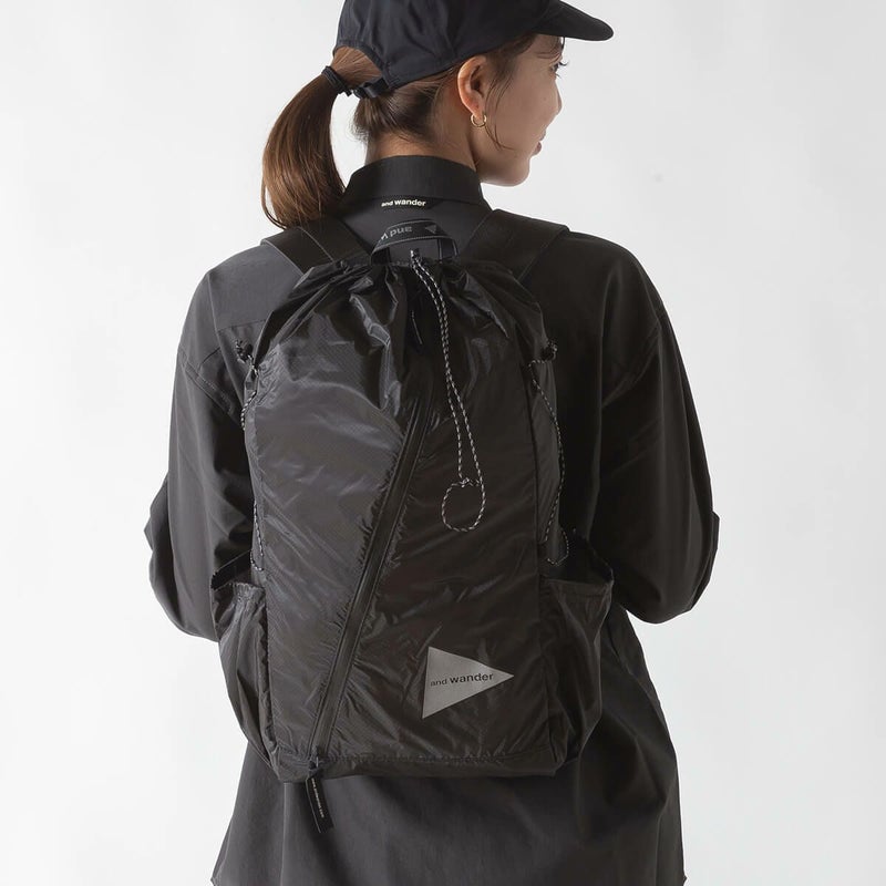 and wander アンドワンダー シルデイパック