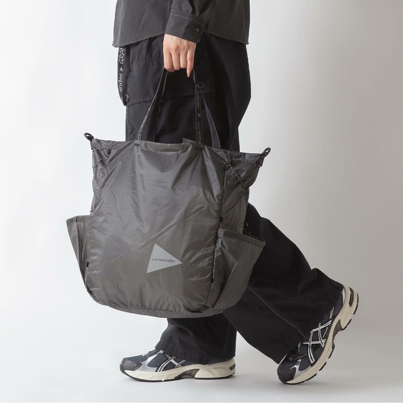 and wander アンドワンダー シルトートバッグ