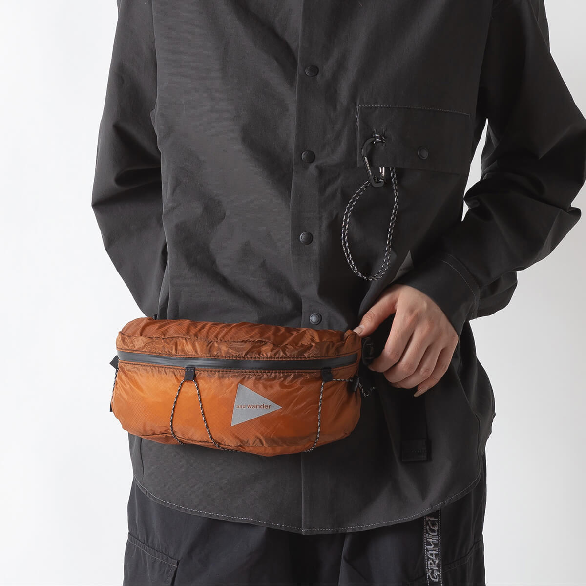 and wander アンドワンダー シルウェストバッグ｜SUNDAY MOUNTAIN
