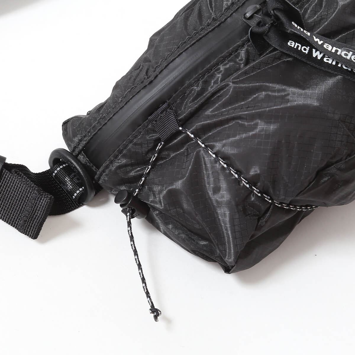 and wander アンドワンダー シルウェストバッグ｜SUNDAY MOUNTAIN