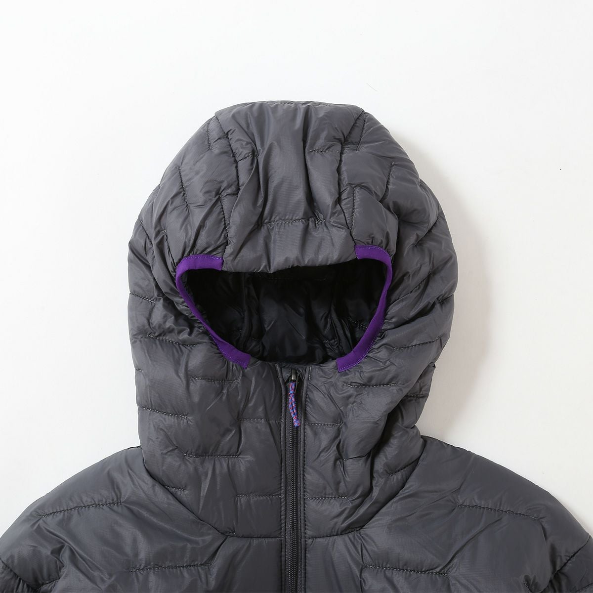 patagonia パタゴニア マイクロパフフーディ　メンズS patagonia パタゴニア マイクロパフフーディ メンズ｜SUNDAY MOUNTAIN