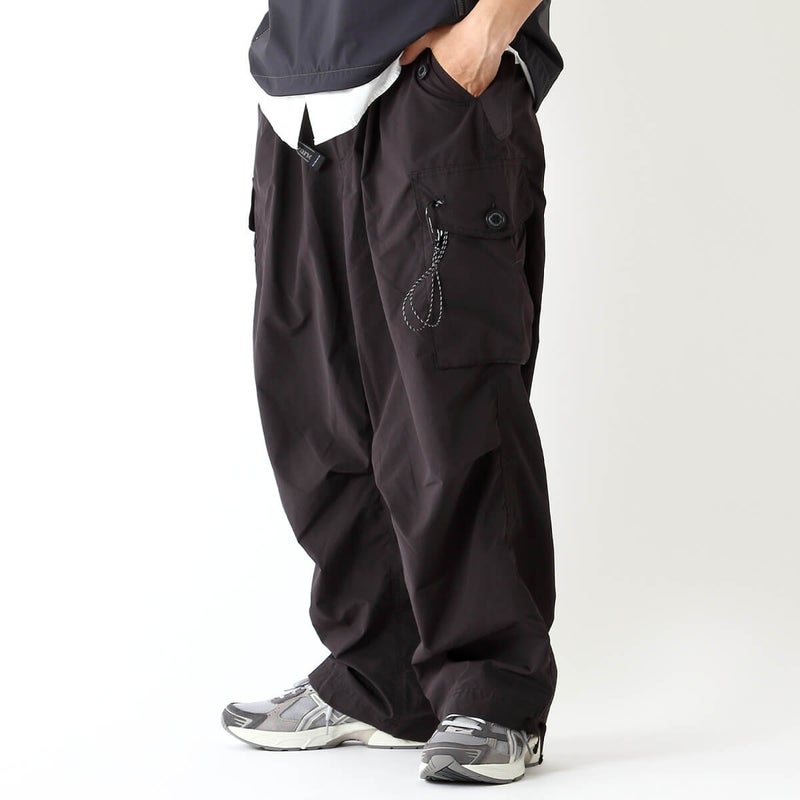 and wander アンドワンダー オーバーサイズカーゴパンツ