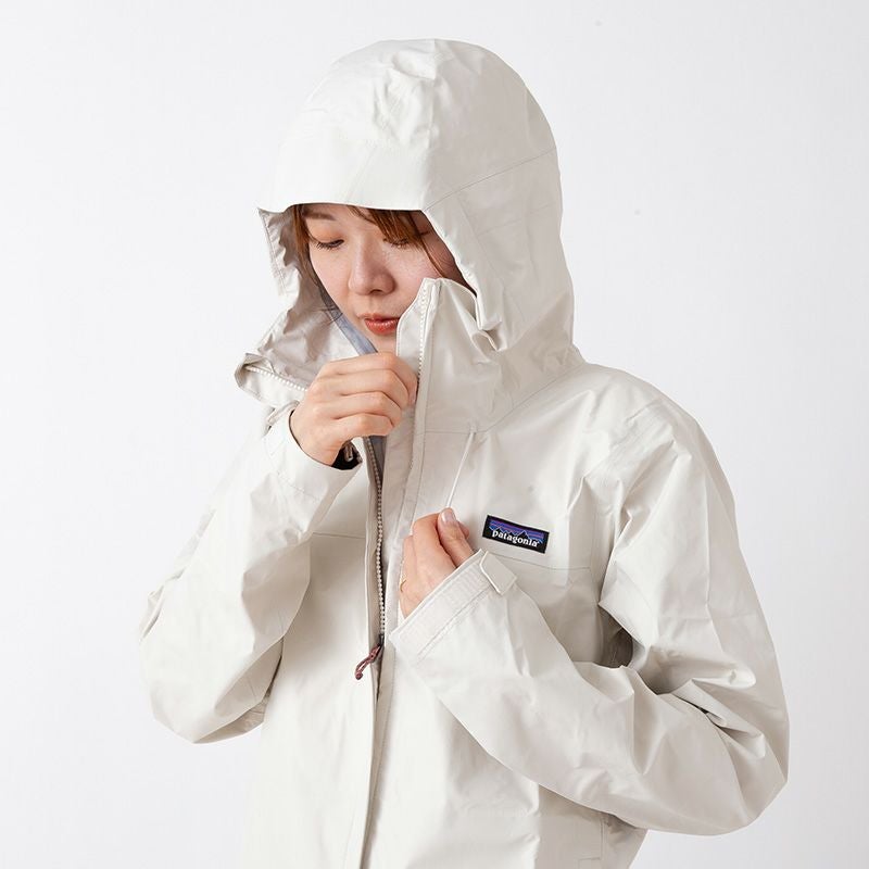 パタゴニア ウィメンズ　トレントシェル３L　レインジャケット　登山　アウトドア 登山ガイド・岩田京子さんがレビュー！ 新しくなったパタゴニアの定番