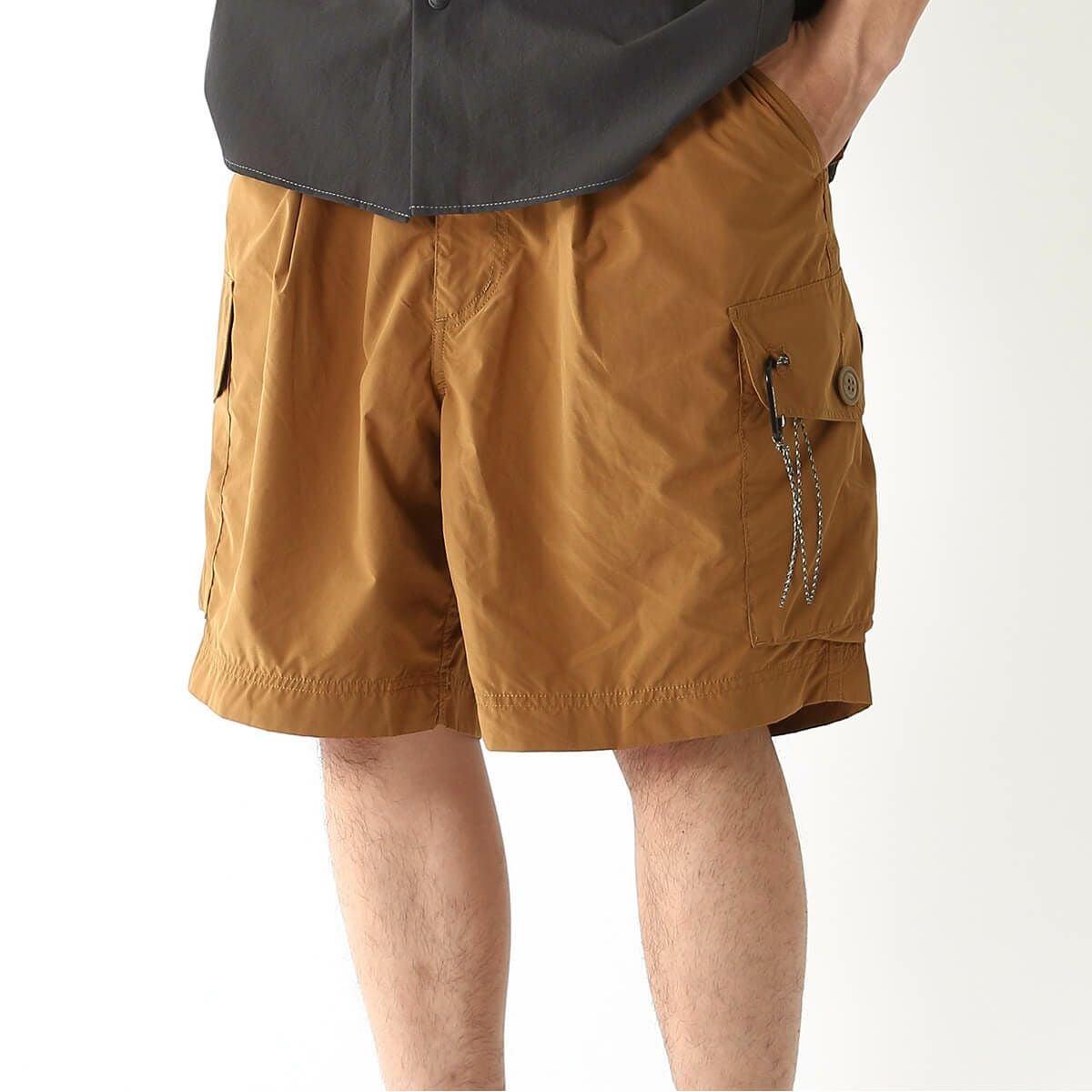 and wander アンドワンダー オーバーサイズカーゴショートパンツ