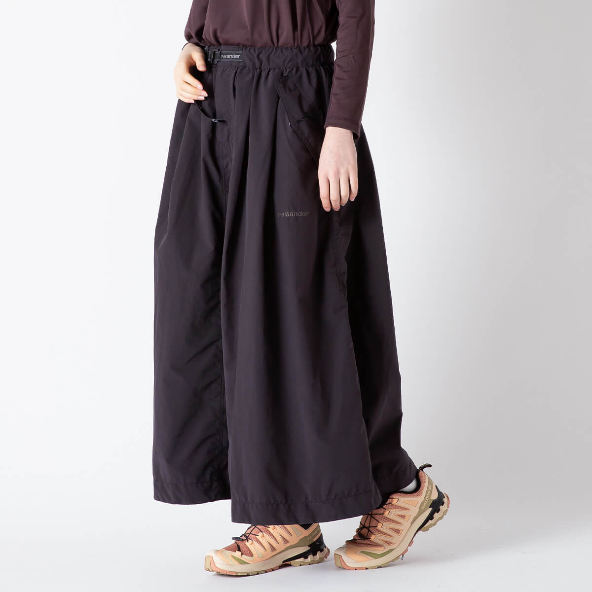 and wander アンドワンダー オーバーサイズカーゴスカート【ウィメンズ
