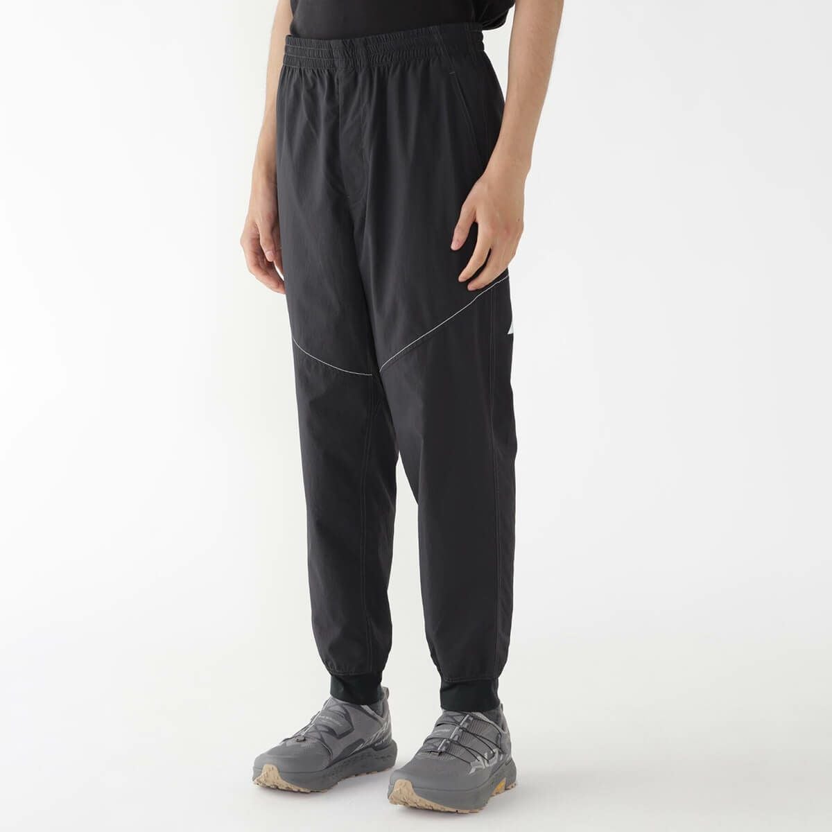 and wander アンドワンダー ストレッチリップパンツ｜SUNDAY MOUNTAIN