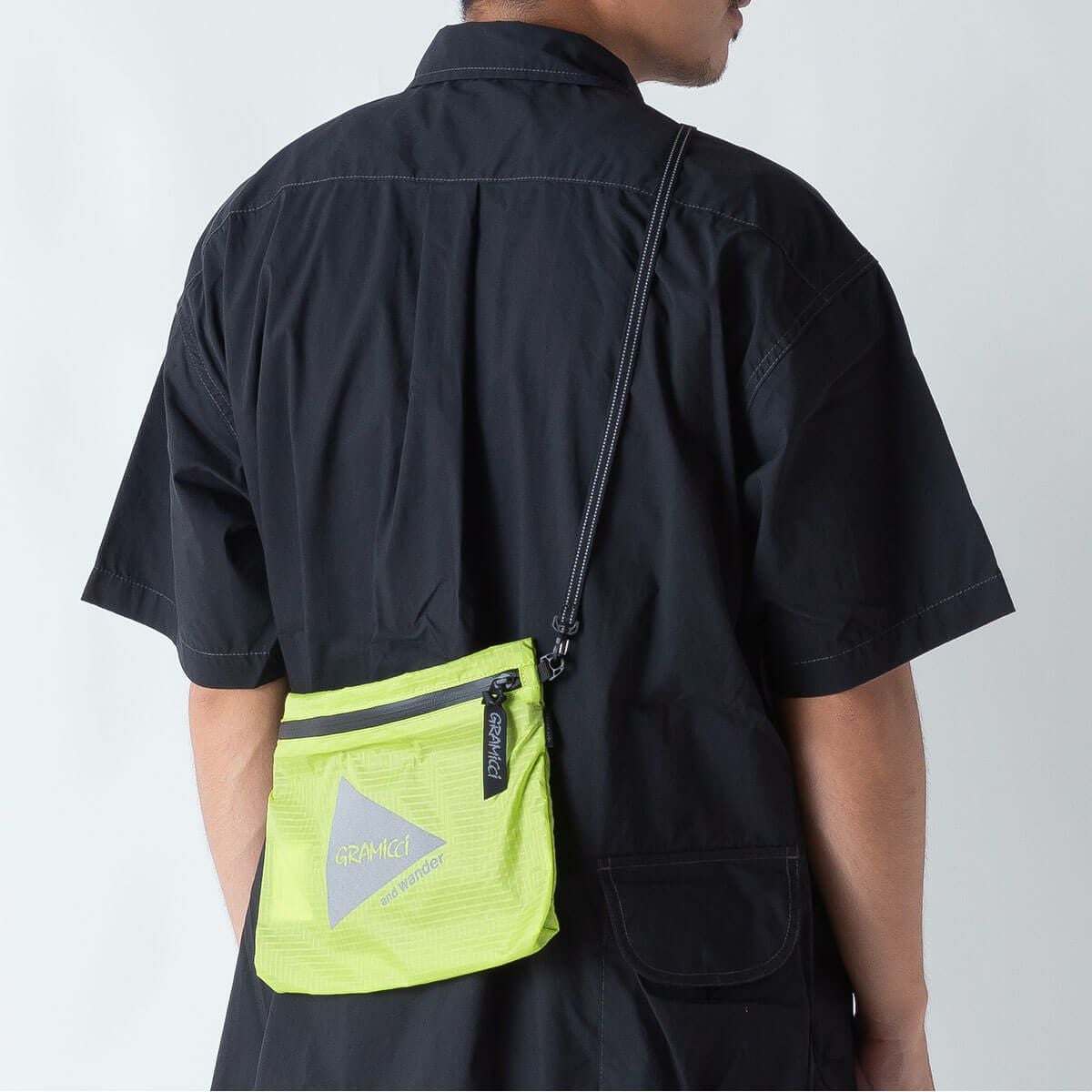 GRAMICCI×and wander グラミチ×アンドワンダー ナイロンサコッシュ