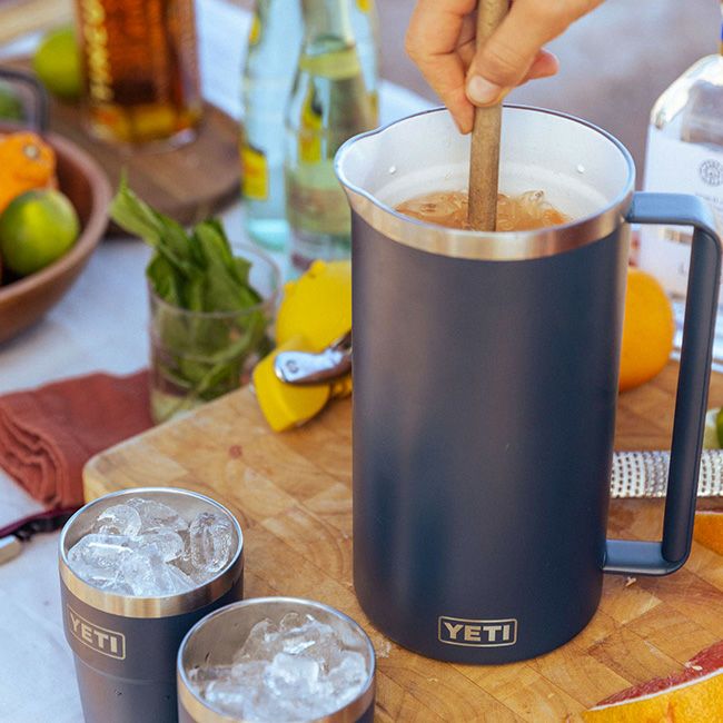 YETI イエティ 64oz ピッチャー｜SUNDAY MOUNTAIN｜サンデーマウンテン