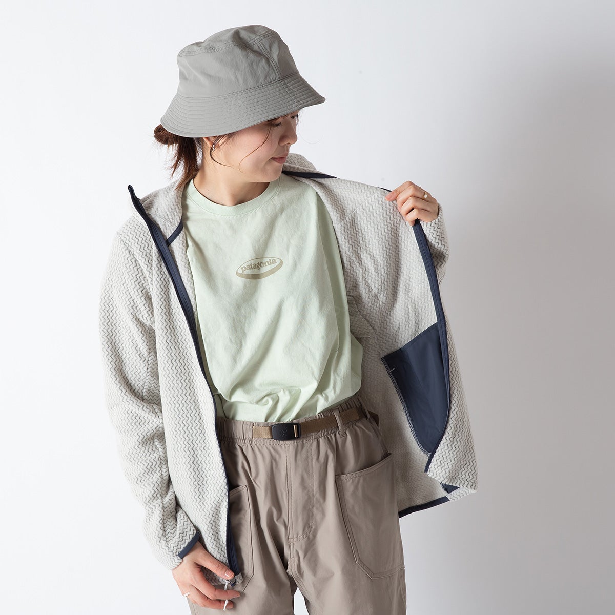 1230-560 パタゴニア エアフルジップフーディ ウィメンズ patagonia パタゴニア R1エアフルジップフーディ【ウィメンズ
