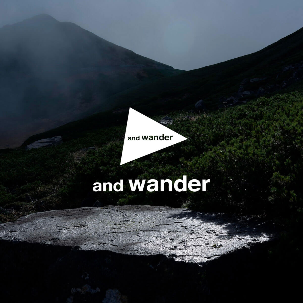 and wander アンドワンダー スウェットプルオーバー｜SUNDAY MOUNTAIN