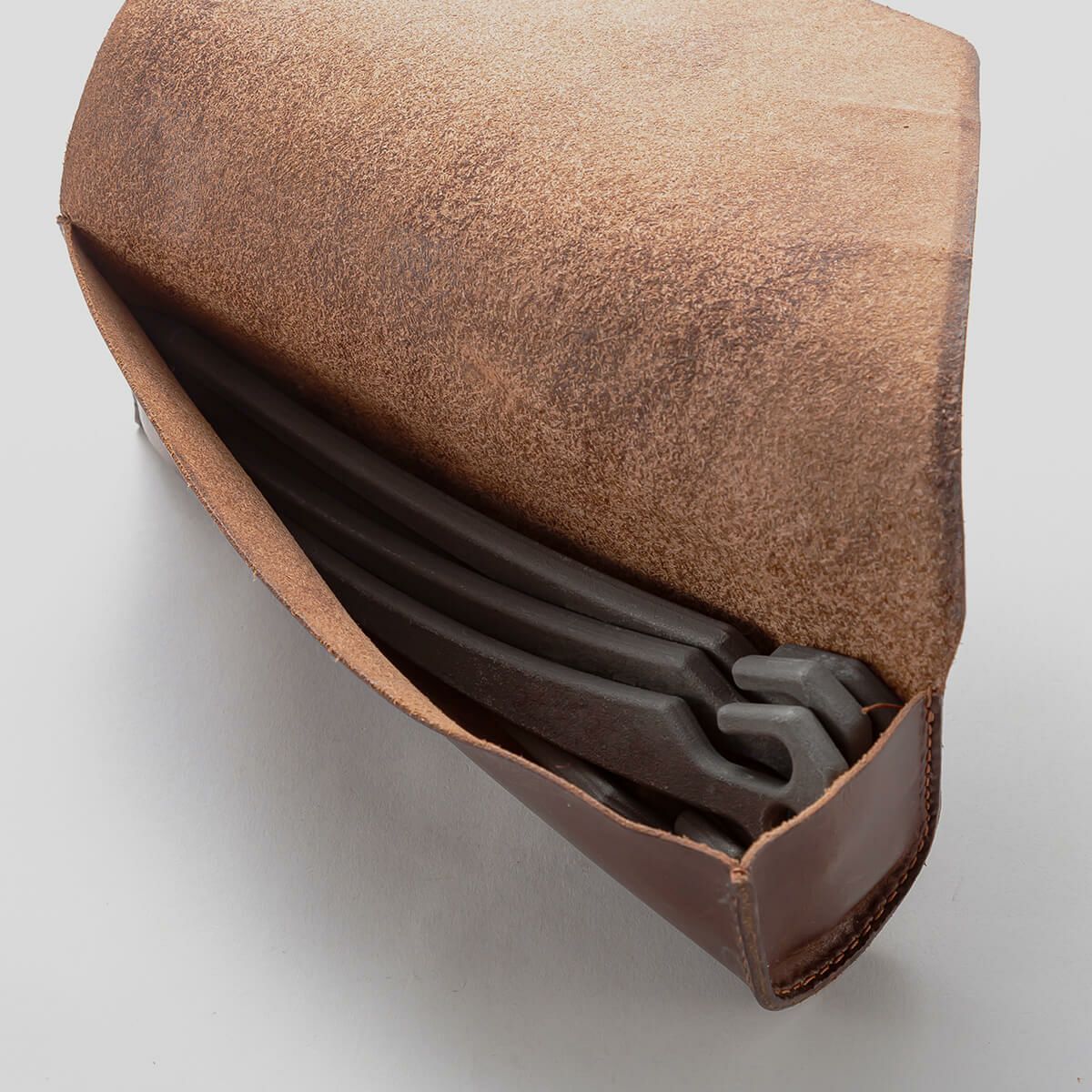 DVERG LEATHER ROLL CASE｜SUNDAY MOUNTAIN｜サンデーマウンテン