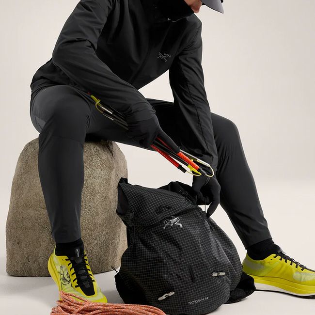 ARC'TERYX アークテリクス ノーバンインサレーテッドフーディ メンズ