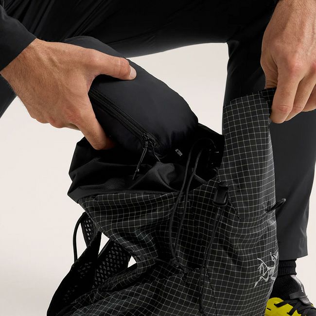 タグあり未使用　アークテリクス　ノーバン インサレーテッドフ ーディ ウィメンズ ARC'TERYX アークテリクス ノーバンインサレーテッドフーディ メンズ