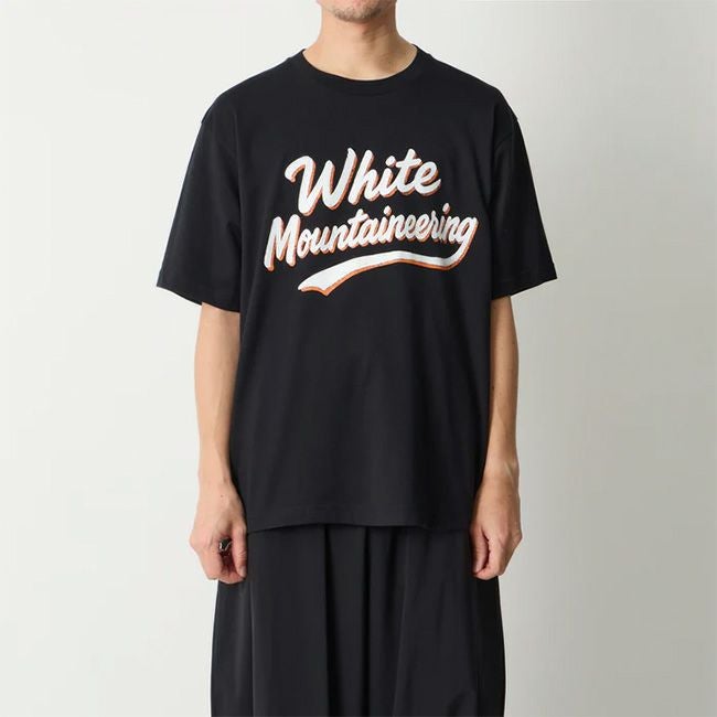 White Mountaineering ホワイトマウンテニアリング ペイントロゴTシャツ
