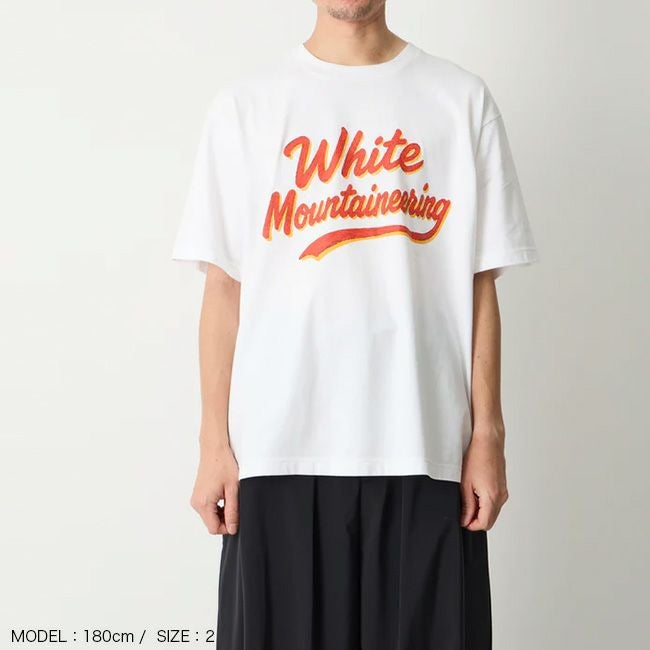 White Mountaineering ホワイトマウンテニアリング ペイントロゴT