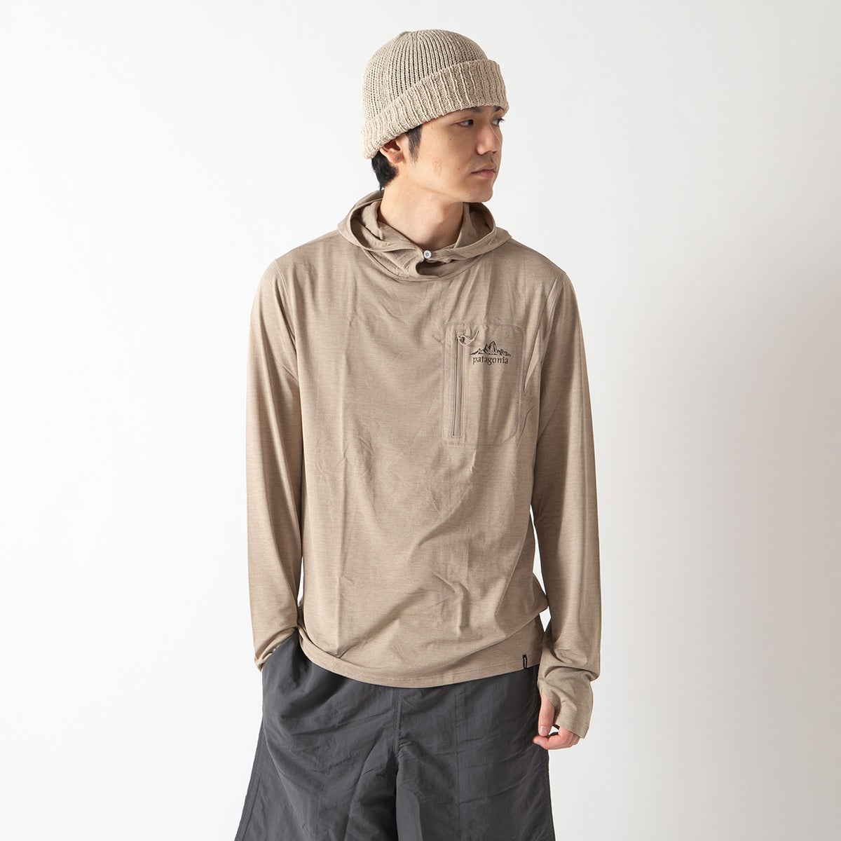 patagonia パタゴニア キャプリーンクールサンフーディ-クラウド