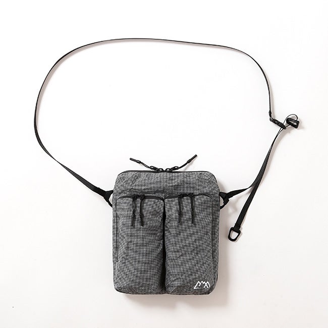 CMF OUTDOOR GARMENT コムフィアウトドアガーメント スマートポーチ