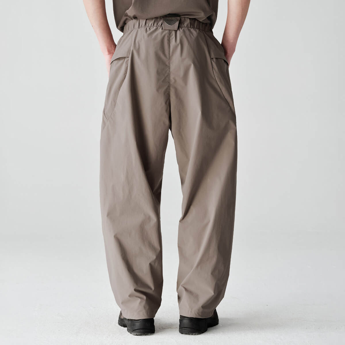 た*つ様 muta ソロテックス 防水パンツ オリーブグリーン6 2026 Spring&Summer Collection – Blue Monte
