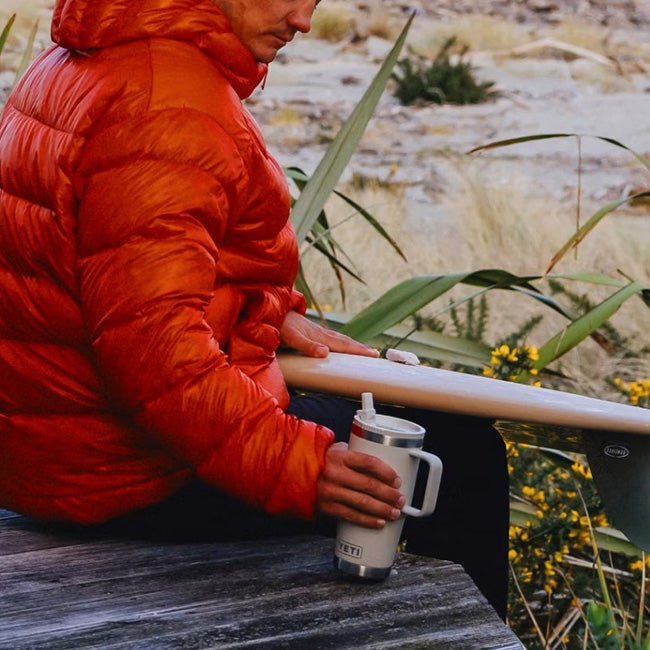 YETI イエティ 20oz トラベルストローマグ｜SUNDAY MOUNTAIN｜サンデー